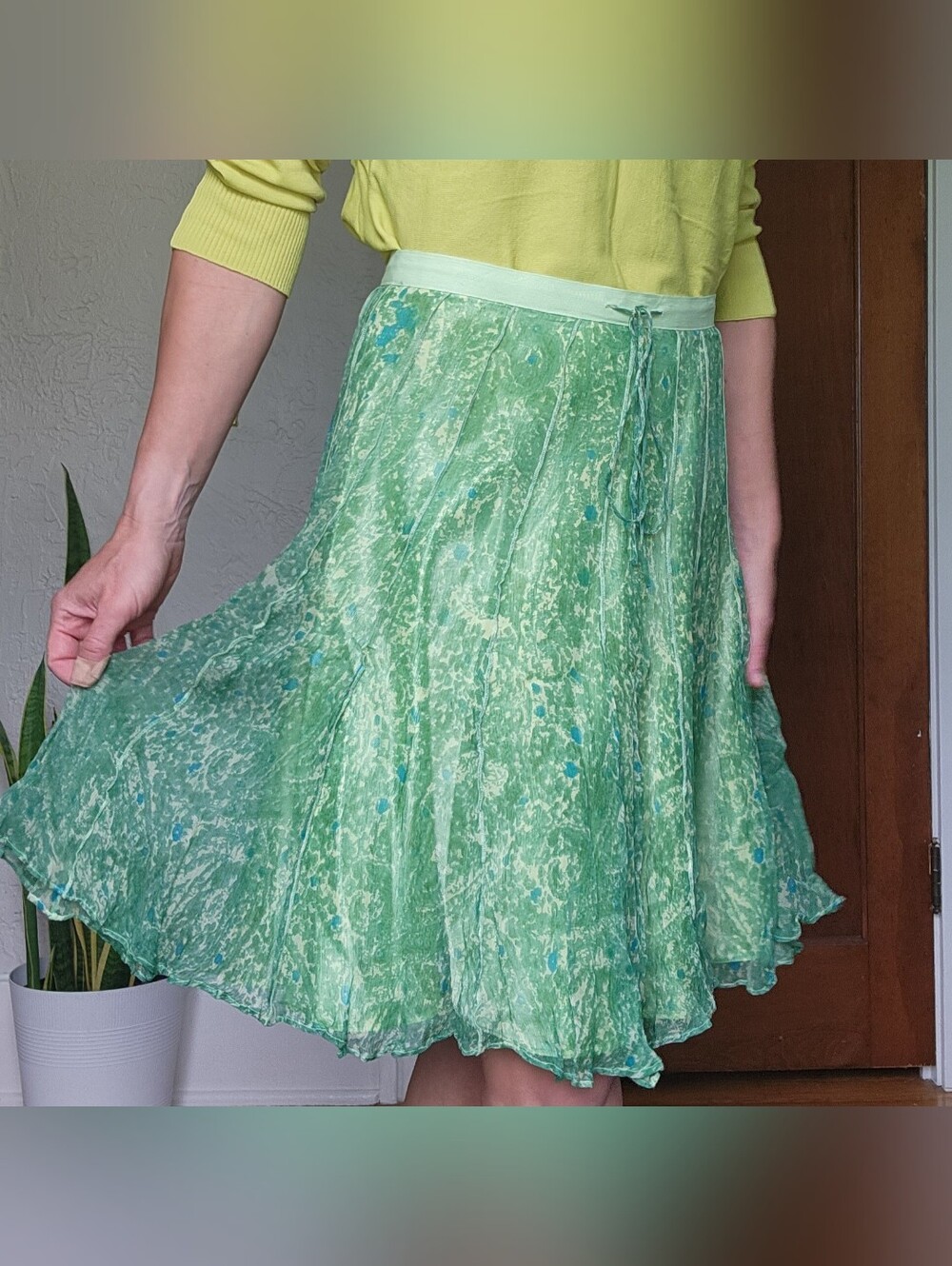 GEOFFREY BEENE Vintage Layered Green and Lime Flare Silk Skirt, Size 4